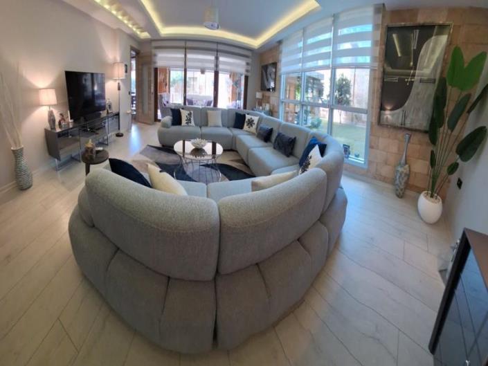 Image No.8-3 Bed Apartment for sale