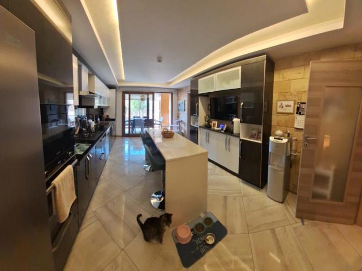 Image No.9-3 Bed Apartment for sale