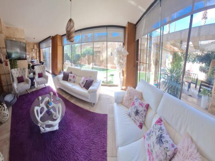 Image No.18-3 Bed Apartment for sale