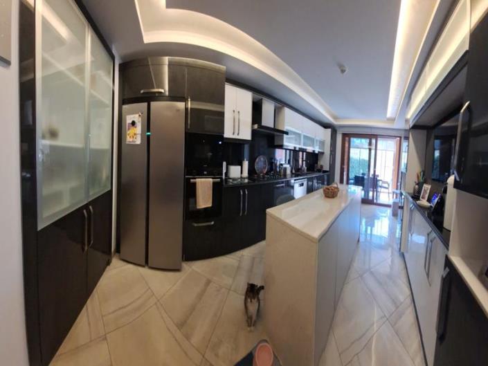 Image No.10-3 Bed Apartment for sale