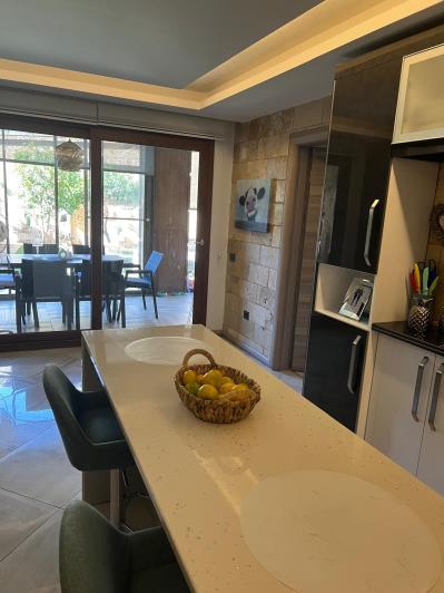 Image No.11-3 Bed Apartment for sale
