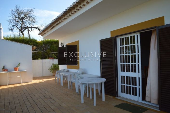 Image No.2-Terrain de 1 chambre à vendre à Lagos