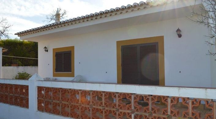 Image No.3-Terrain de 1 chambre à vendre à Lagos