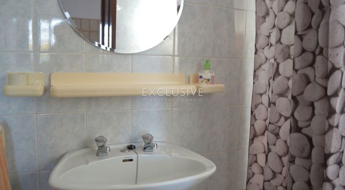 Image No.8-Terrain de 1 chambre à vendre à Lagos