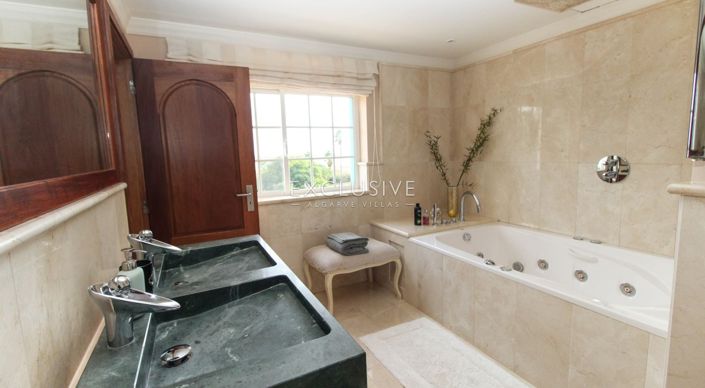 Image No.6-5 Bed Villa for sale