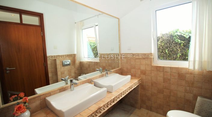 Image No.18-4 Bed Villa for sale