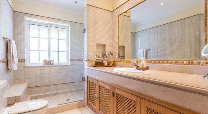 Image No.18-3 Bed Villa for sale