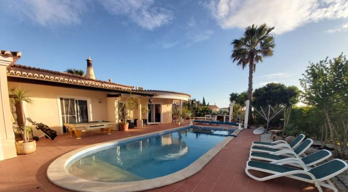 Image No.1-4 Bed Villa for sale