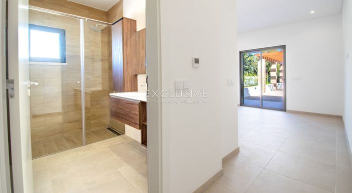 Image No.8-4 Bed Villa for sale