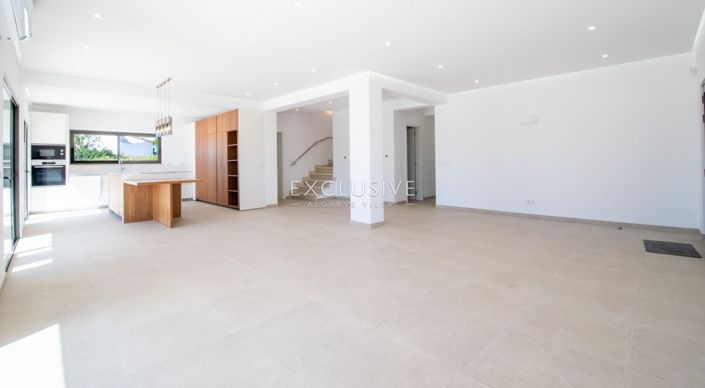 Image No.9-4 Bed Villa for sale