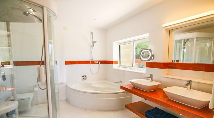 Image No.10-3 Bed Villa for sale