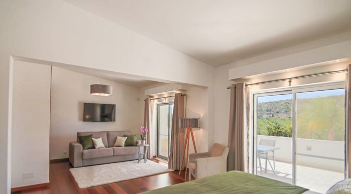 Image No.12-3 Bed Villa for sale