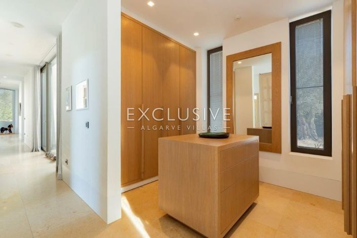 Image No.27-3 Bed Villa for sale