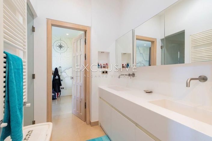 Image No.30-3 Bed Villa for sale