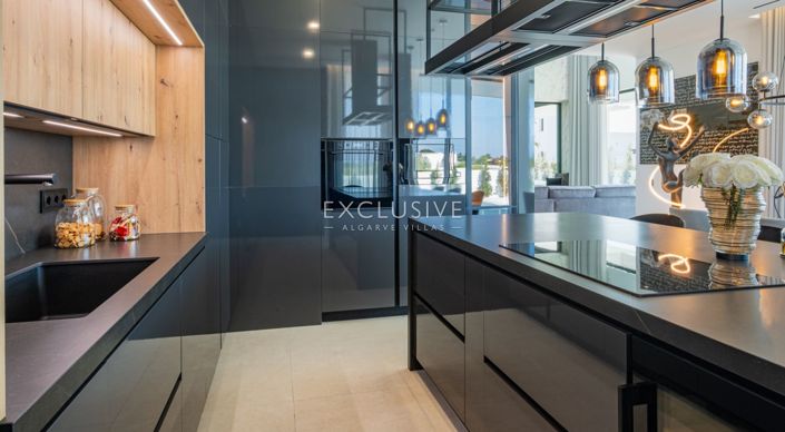 Image No.10-4 Bed Villa for sale