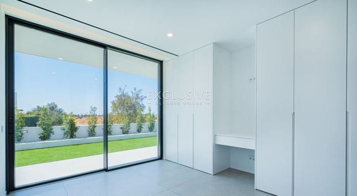 Image No.18-4 Bed Villa for sale