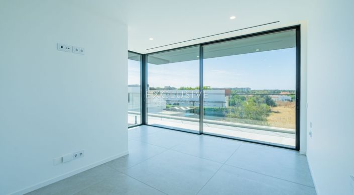 Image No.26-4 Bed Villa for sale