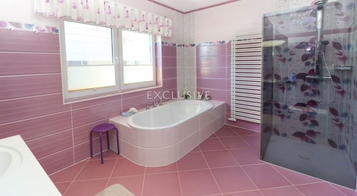 Image No.15-4 Bed Villa for sale