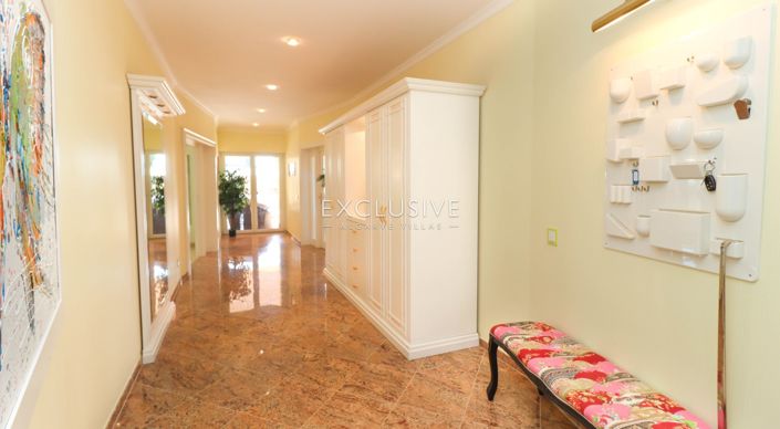 Image No.8-4 Bed Villa for sale