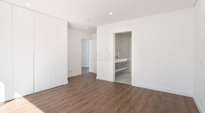 Image No.17-4 Bed Villa for sale