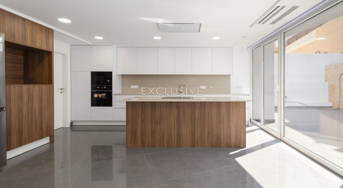 Image No.3-4 Bed Villa for sale