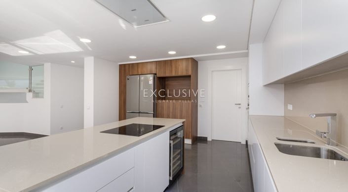 Image No.4-4 Bed Villa for sale