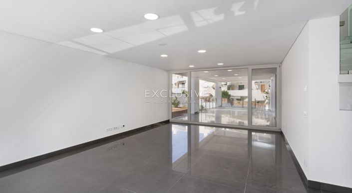 Image No.6-4 Bed Villa for sale