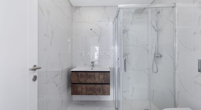 Image No.7-4 Bed Villa for sale