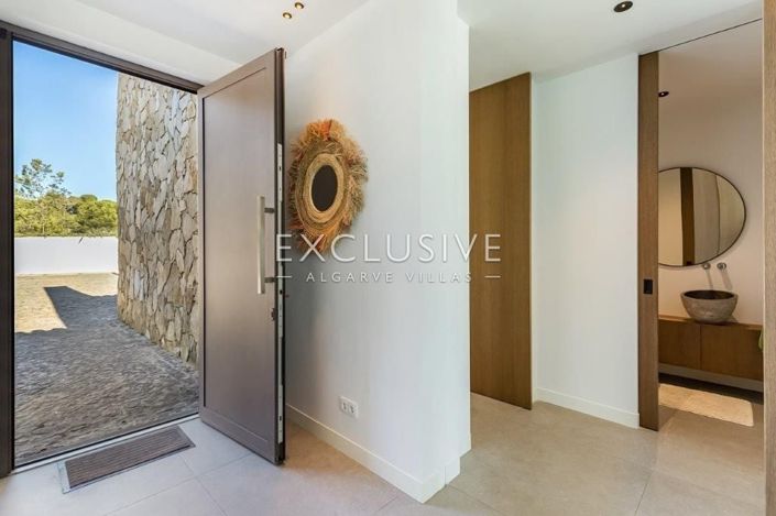 Image No.3-4 Bed Villa for sale