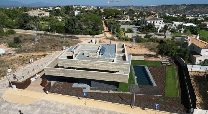 Image No.10-4 Bed Villa for sale