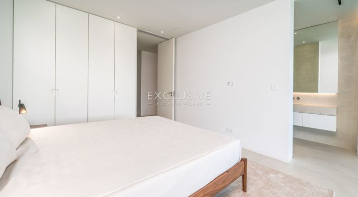 Image No.22-4 Bed Villa for sale