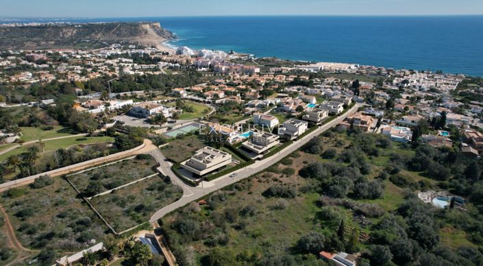 Image No.19-3 Bed Villa for sale