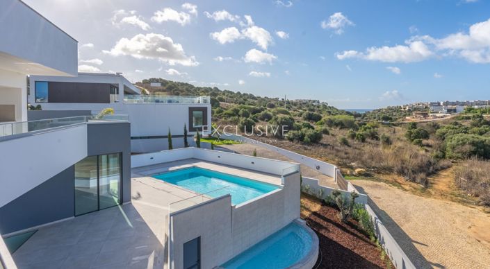 Image No.2-Villa de 4 chambres à vendre à Lagos