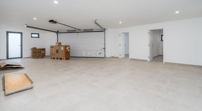 Image No.22-Villa de 4 chambres à vendre à Lagos