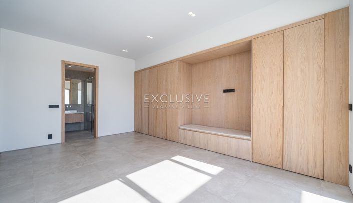 Image No.17-3 Bed Villa for sale