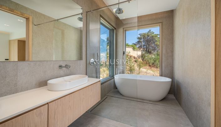 Image No.20-3 Bed Villa for sale