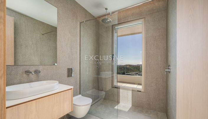 Image No.26-3 Bed Villa for sale