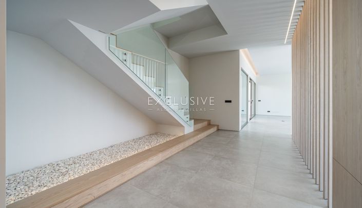 Image No.27-3 Bed Villa for sale