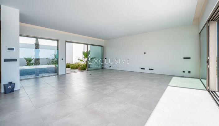 Image No.29-3 Bed Villa for sale