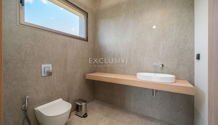 Image No.42-3 Bed Villa for sale