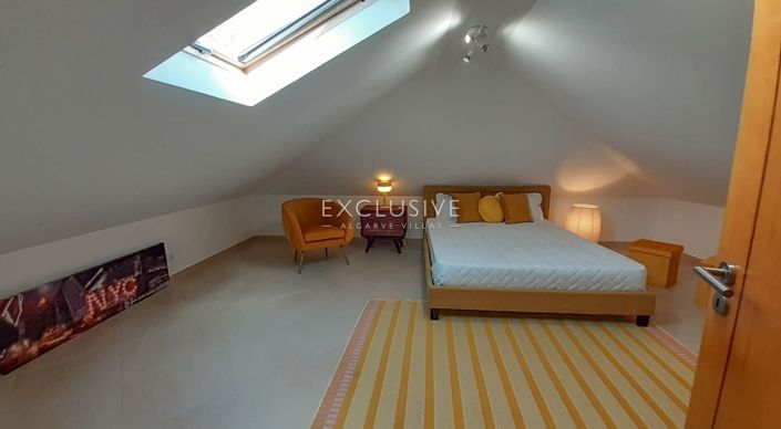 Image No.10-4 Bed Villa for sale