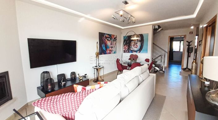 Image No.2-4 Bed Villa for sale