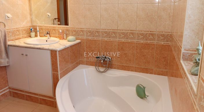 Image No.11-3 Bed Villa for sale