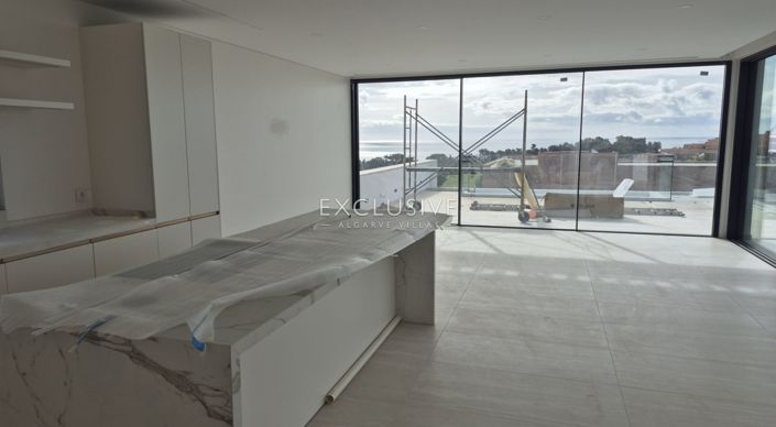 Image No.10-4 Bed Villa for sale