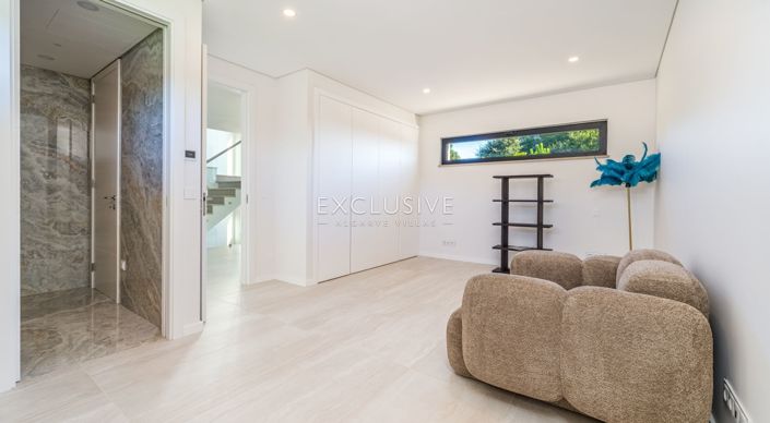 Image No.32-4 Bed Villa for sale