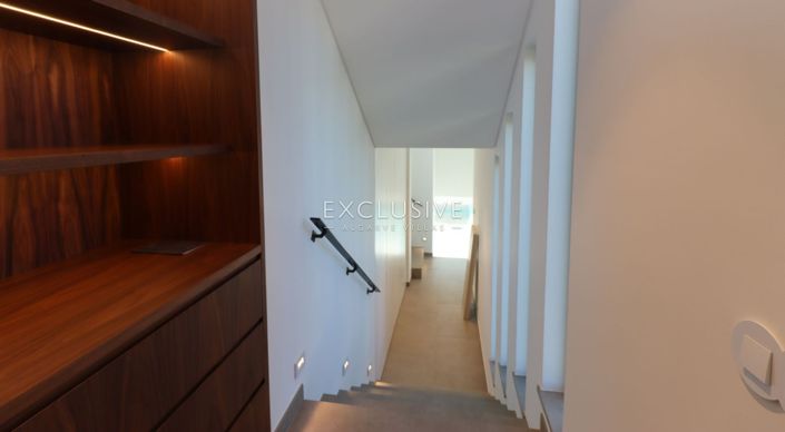 Image No.15-4 Bed Villa for sale