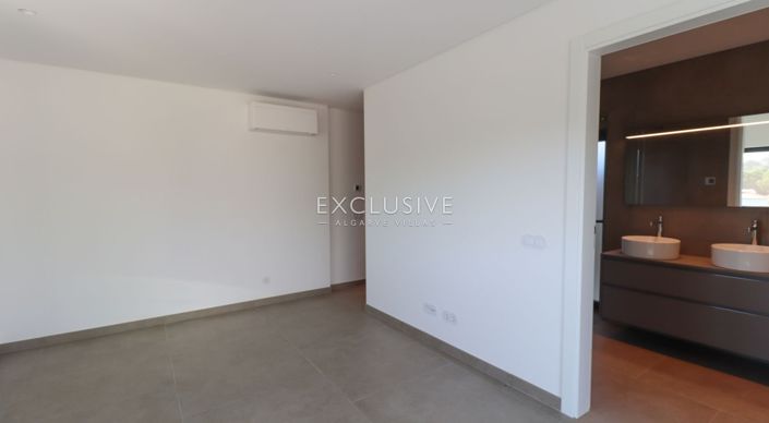 Image No.16-4 Bed Villa for sale