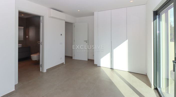 Image No.16-4 Bed Villa for sale