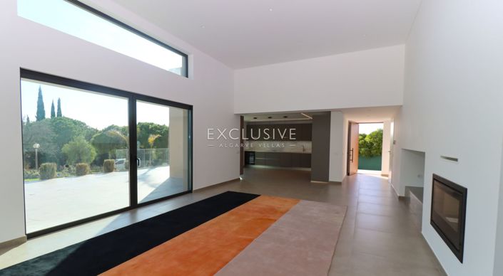 Image No.3-4 Bed Villa for sale