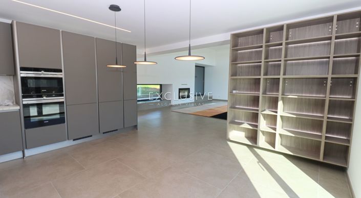 Image No.7-4 Bed Villa for sale